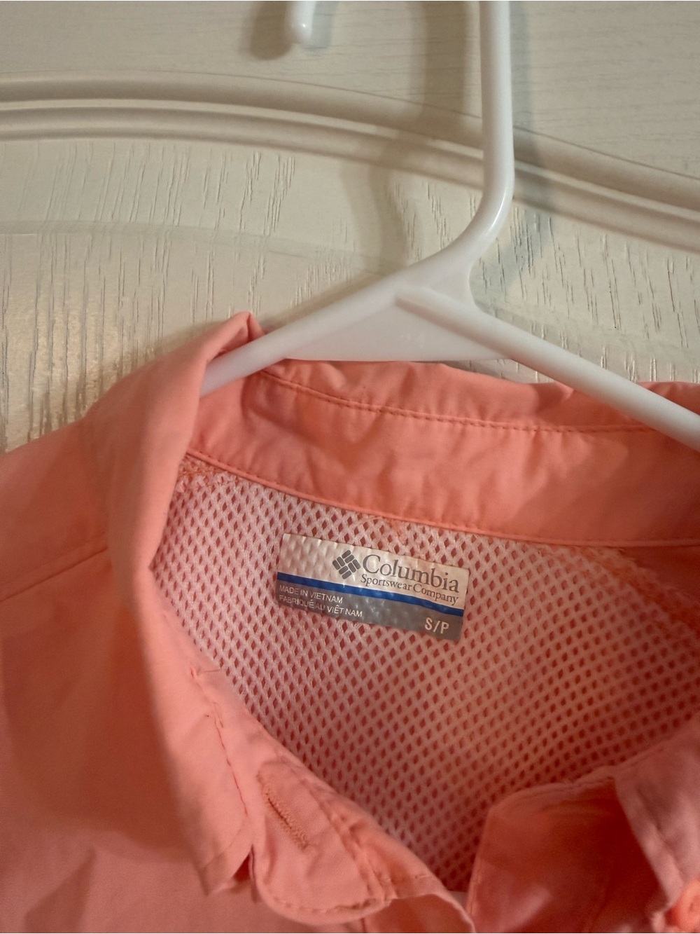 Columbia Women’s Peach Long Sleeve Fishing Shirt Sz S. AP-325 - Picture 3 of 4